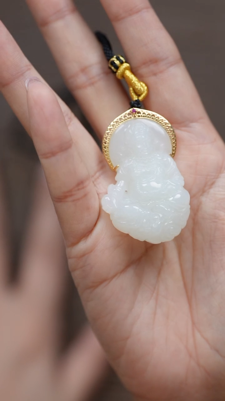 18K金镶嵌和田玉挂件LUCA-039