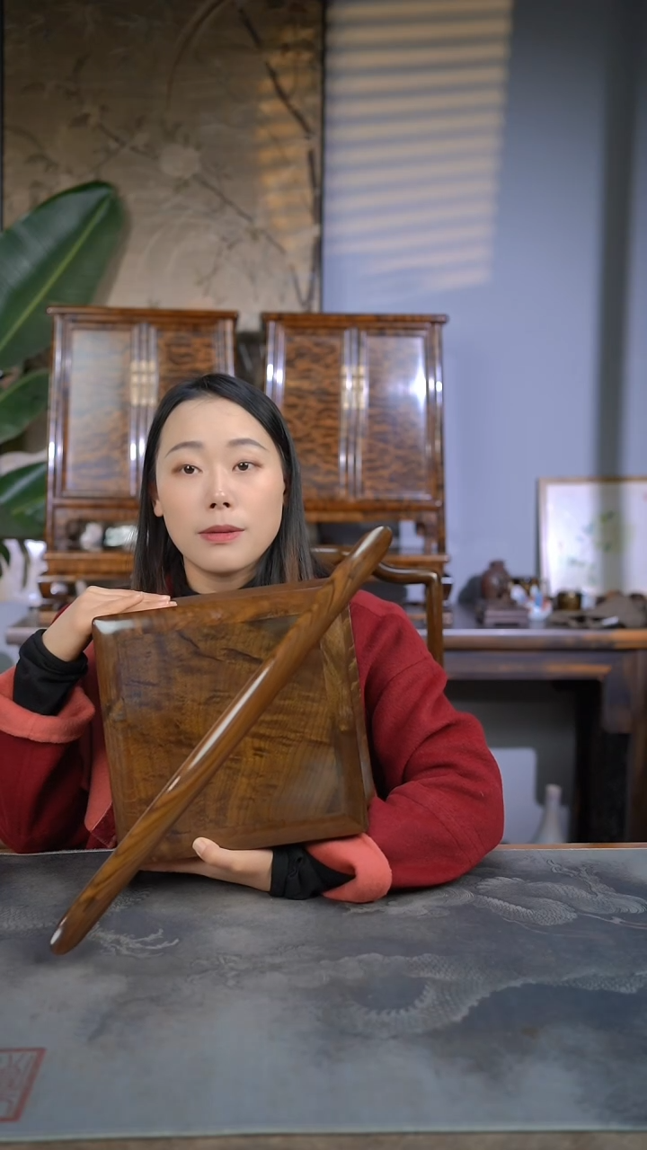 【闪购商品】金丝楠木艺精工满花翘头提盒