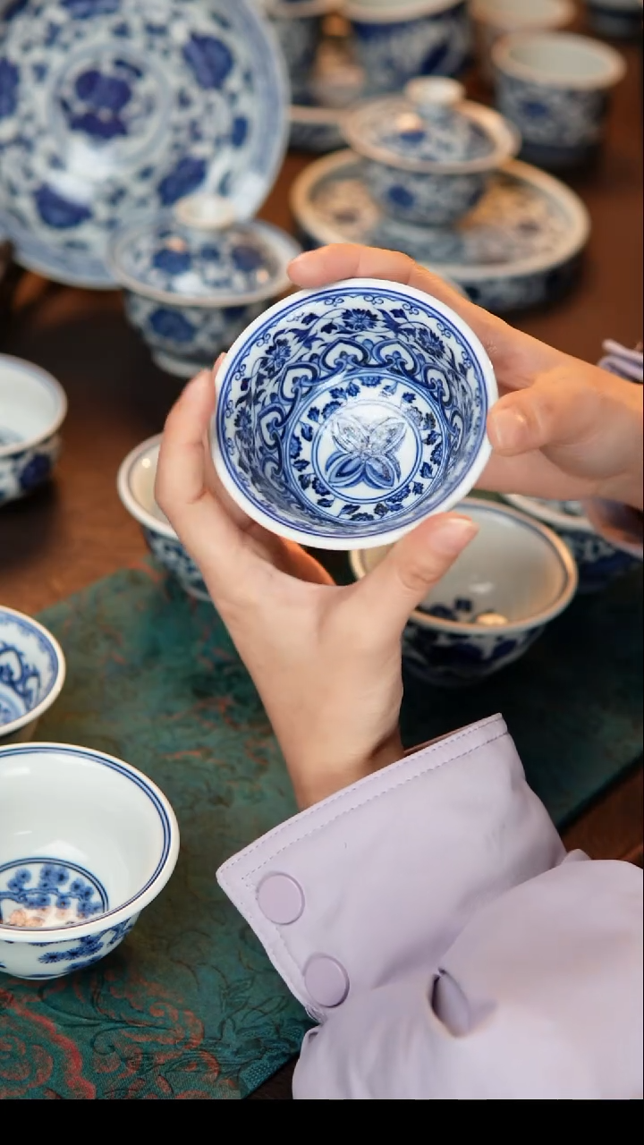 其他陶瓷内外满绘压手主人杯