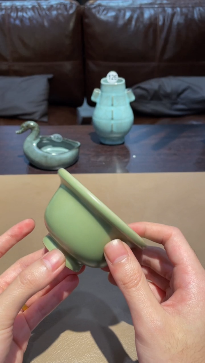 173窑承青瓷豆青压手杯