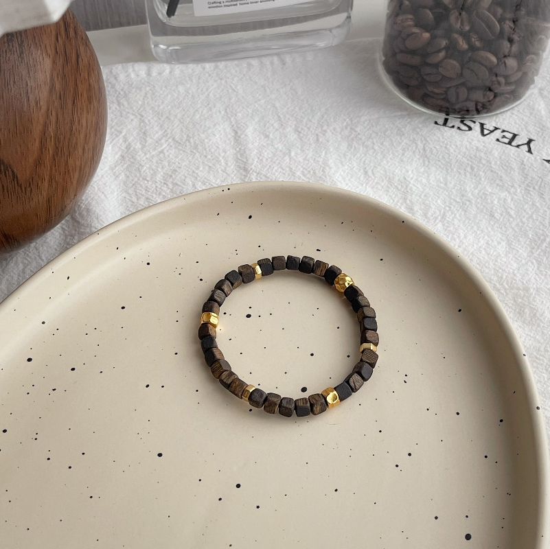 沉香【墨】尚夏5mm沉香方糖珠＋隔珠手串