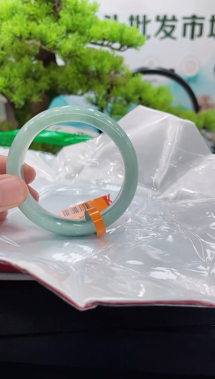 【闪购商品】翡翠手镯未镶嵌手镯