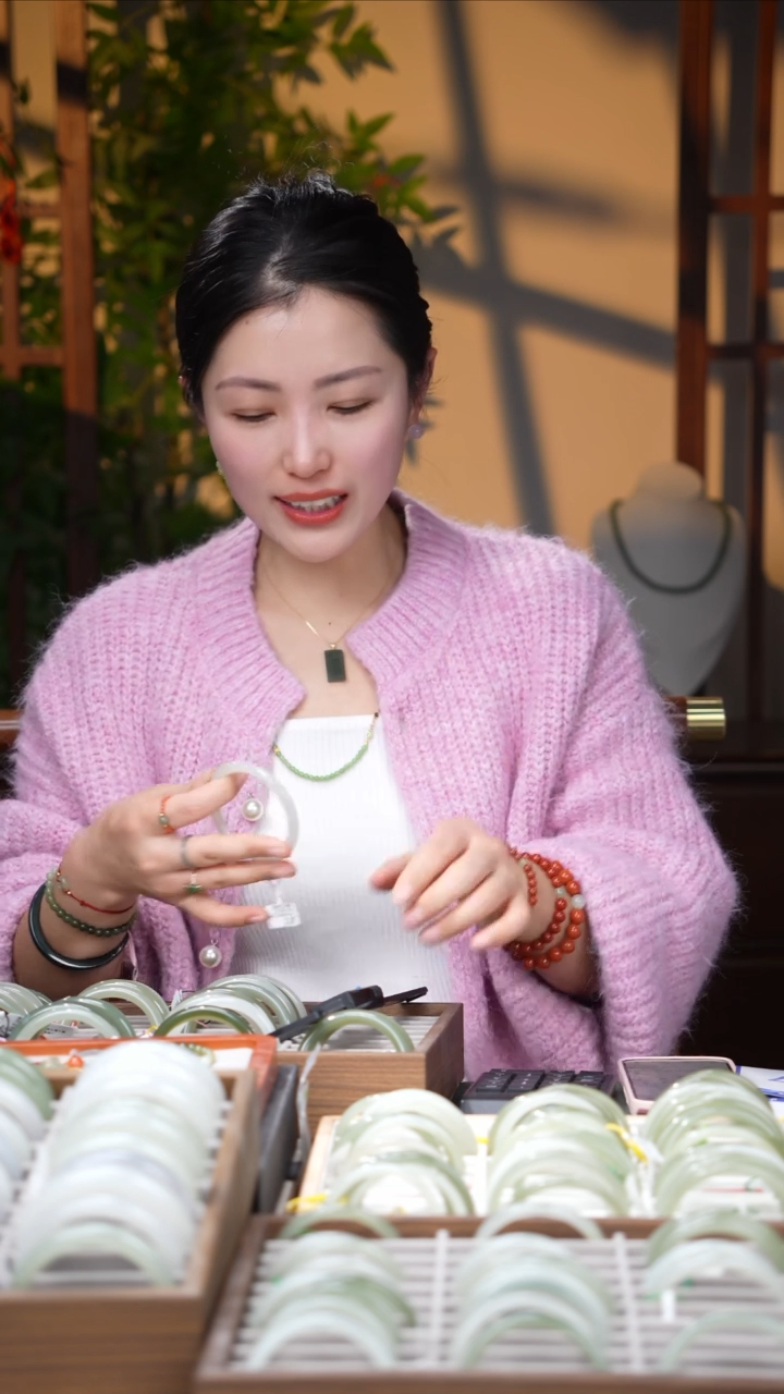 【闪购商品】和田玉手镯未镶嵌072