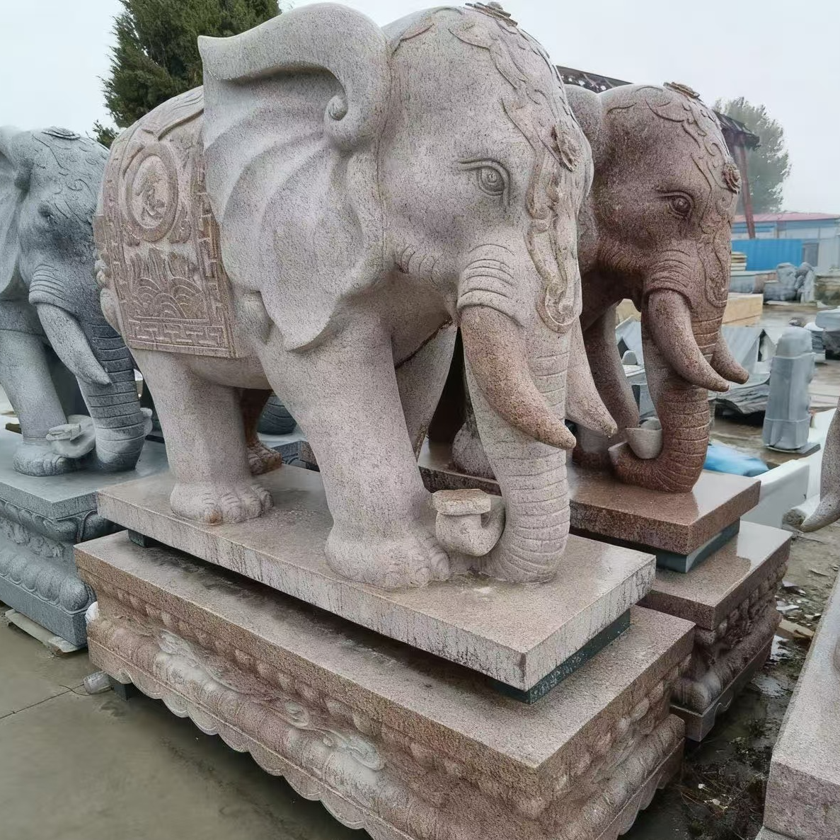 花岗岩虾红材质石雕大象门口摆件