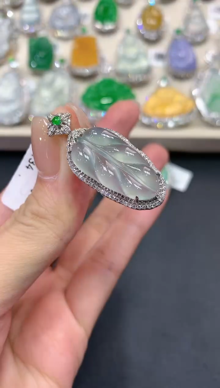 【闪购商品】翡翠吊坠(不含链)18K金镶嵌q33