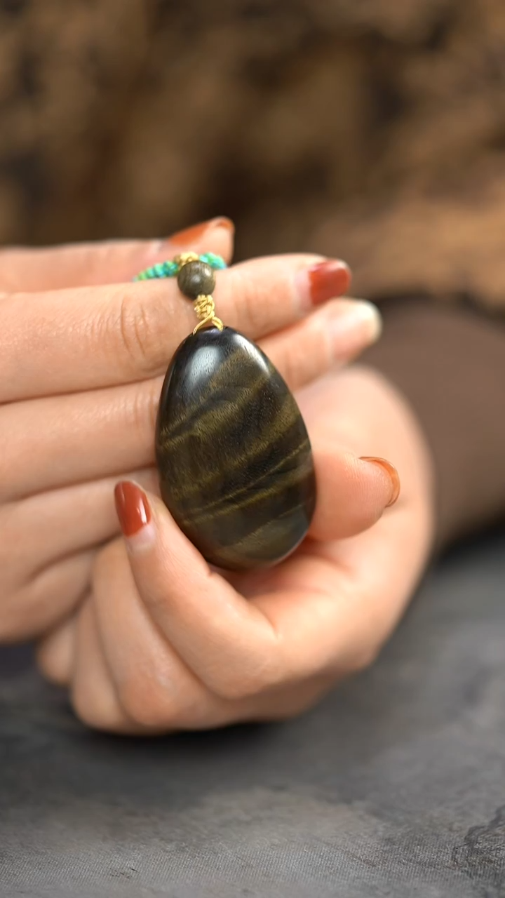 【闪购商品】金丝楠木雕满水波精工吊坠885