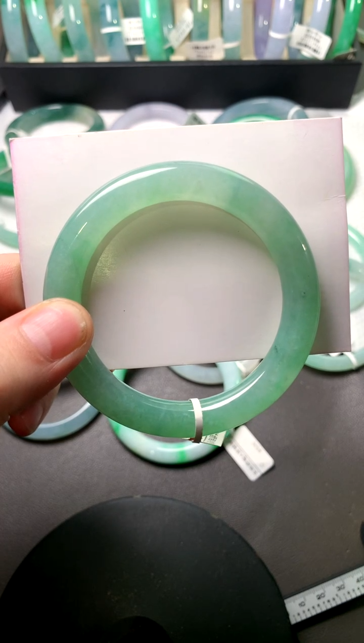 未镶嵌手镯（圆镯）翡翠张*咪53.9*10.4*10.1