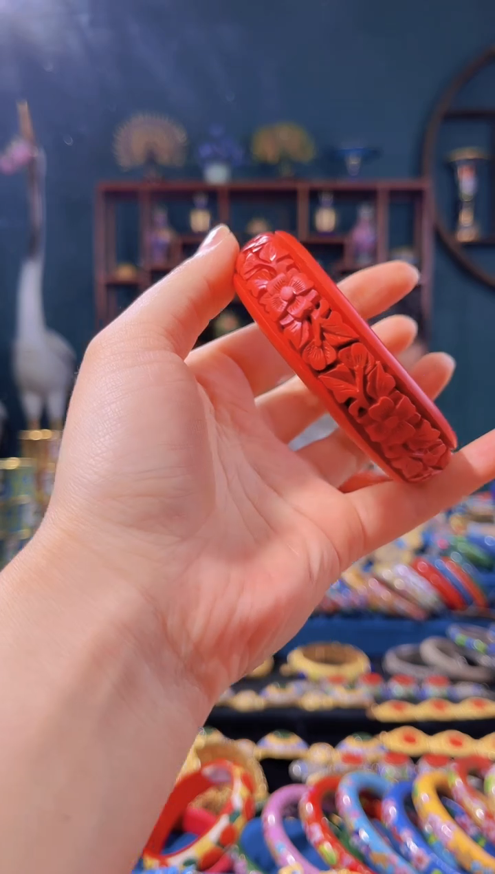 【闪购商品】非遗绝技 雕漆花卉手镯（56-61）