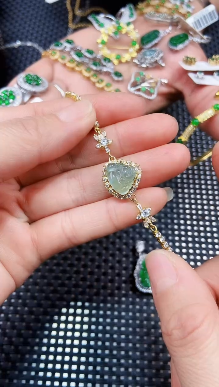 【闪购商品】翡翠手链未镶嵌11111111