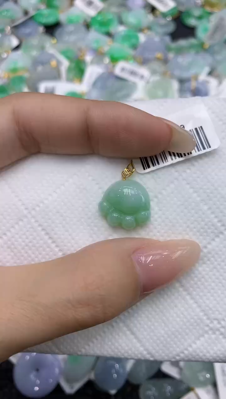 翡翠18K金镶嵌颈饰111111111111