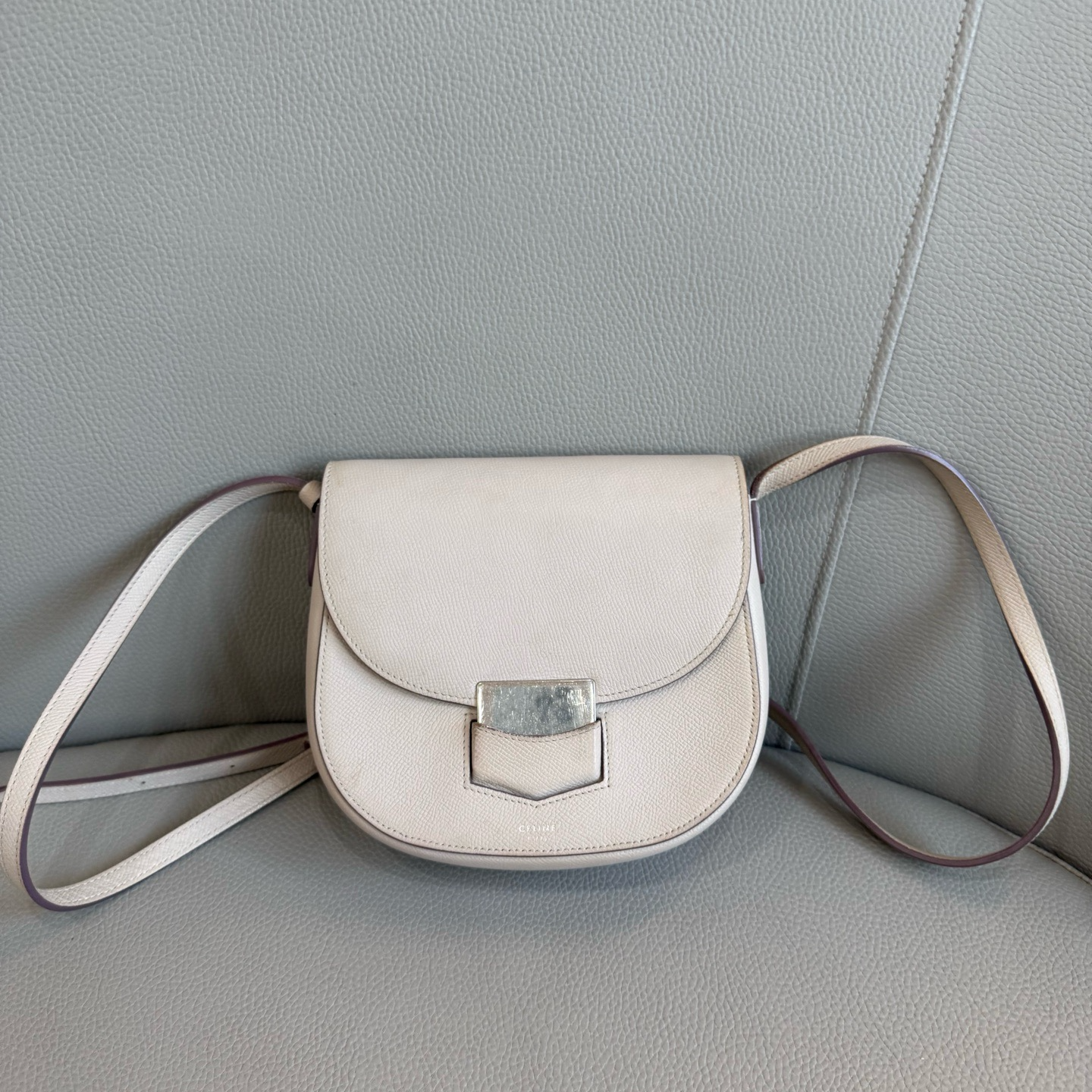 95新 Celine/思琳 Celine/赛琳 白色牛皮盾牌包HS06223