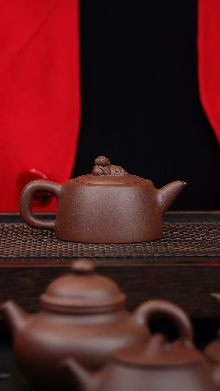 【闪购商品】紫砂茶壶微瑕平台底槽清170cc狮子