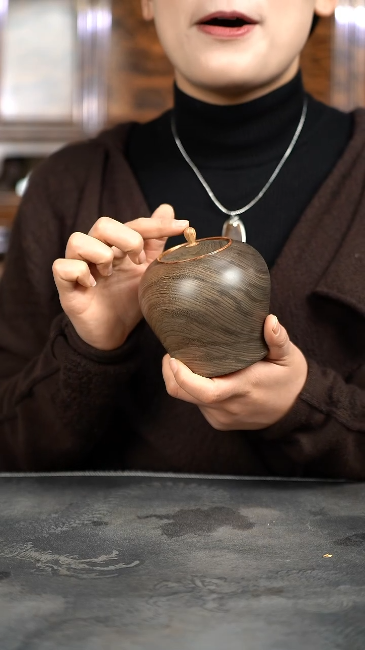 【闪购商品】金丝楠木雕原木虎皮精工茶仓醒茶罐686