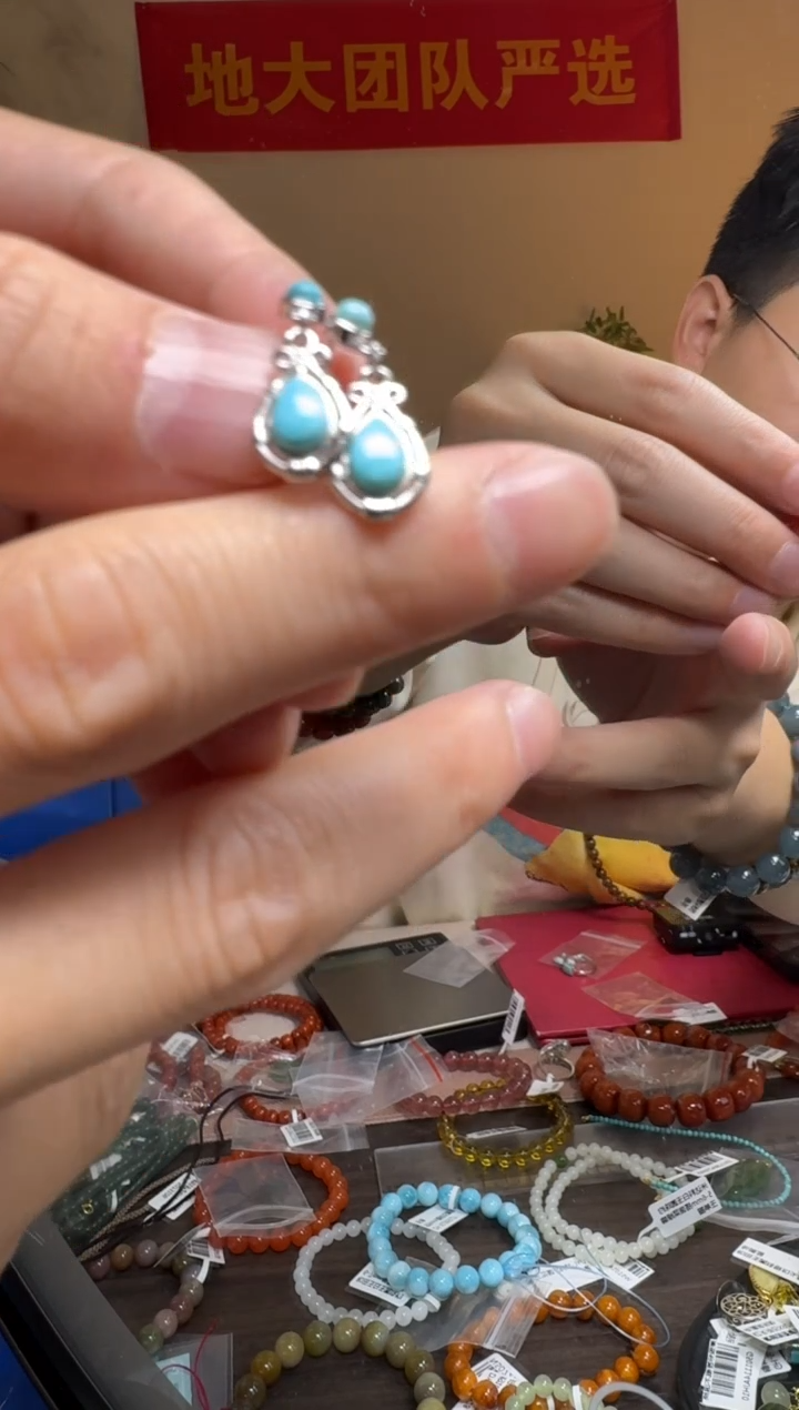 银S925镶嵌绿松石耳饰原矿绿松水滴s925银镶耳饰