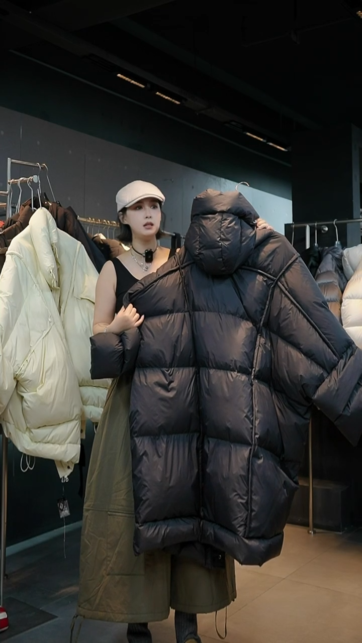 新****o黑色羽绒黑色羽绒