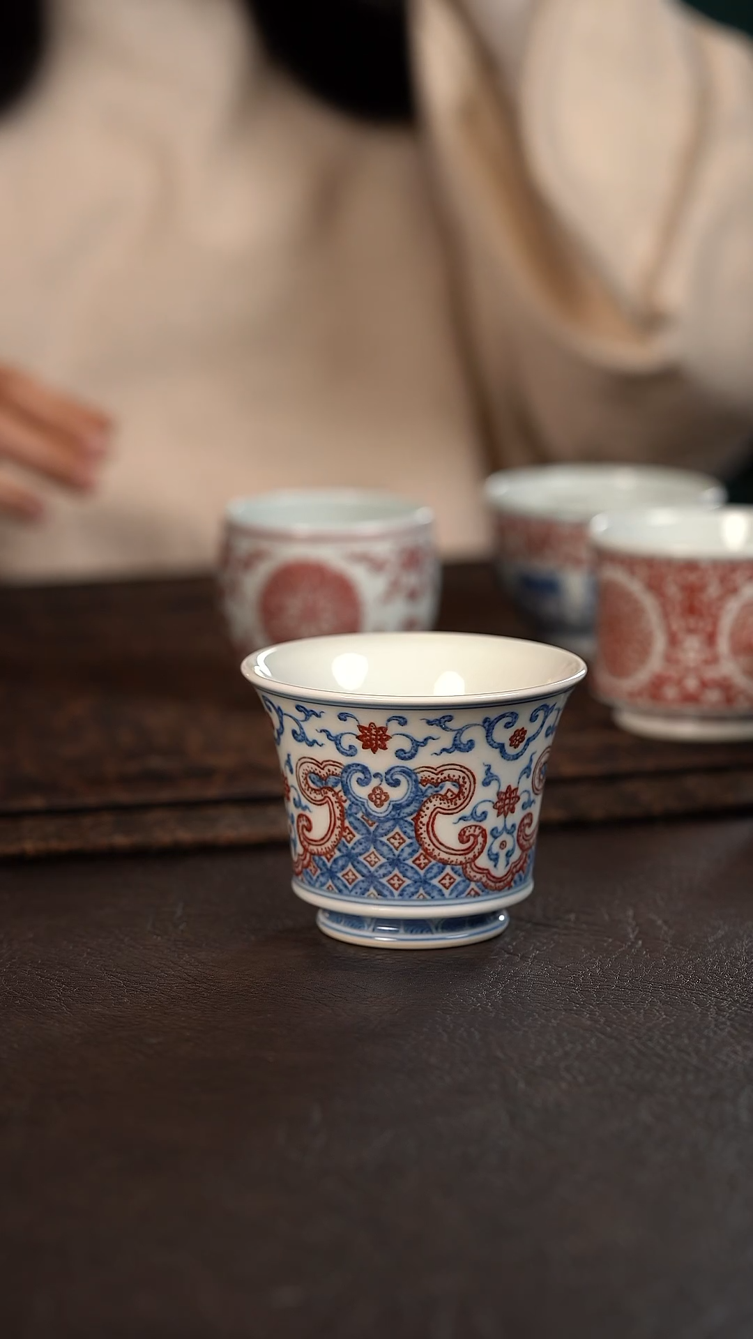 【闪购商品】杯贵红窑青花釉里红如意纹马蹄杯