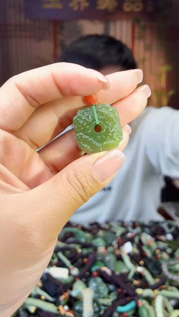 颈饰未镶嵌和田玉多样性发货拍一发一