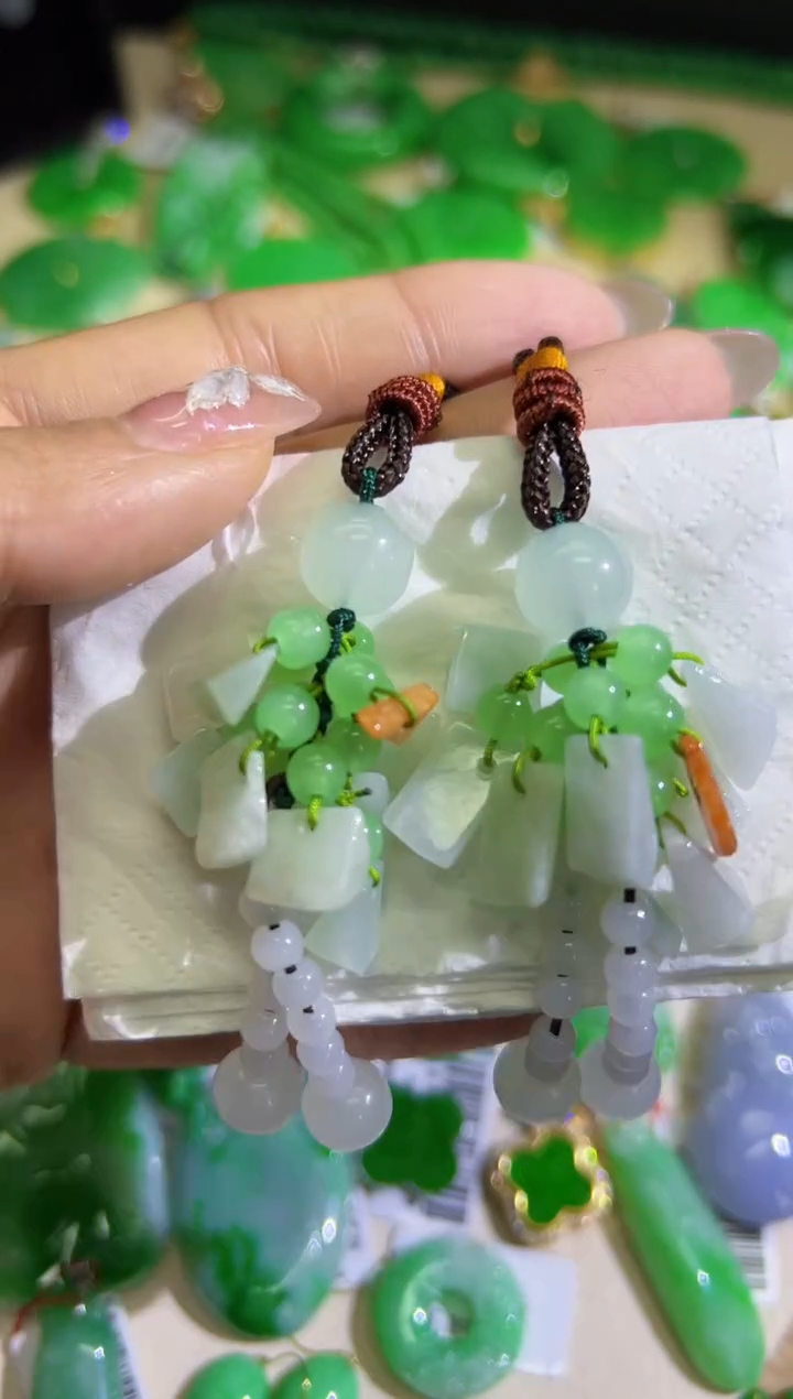 【闪购商品】翡翠挂件未镶嵌Q缅料A货翡翠/多样性发货/一件