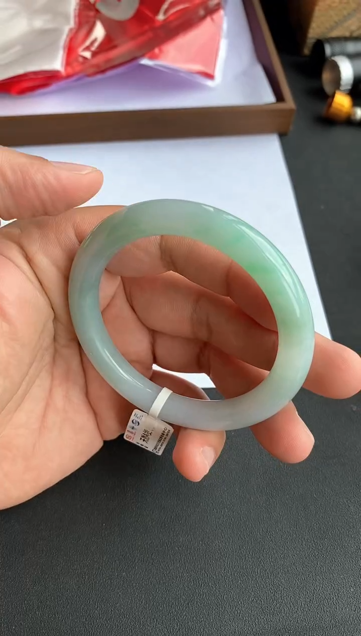 翡翠手镯未镶嵌17号57.8*9.6*9.9圆条