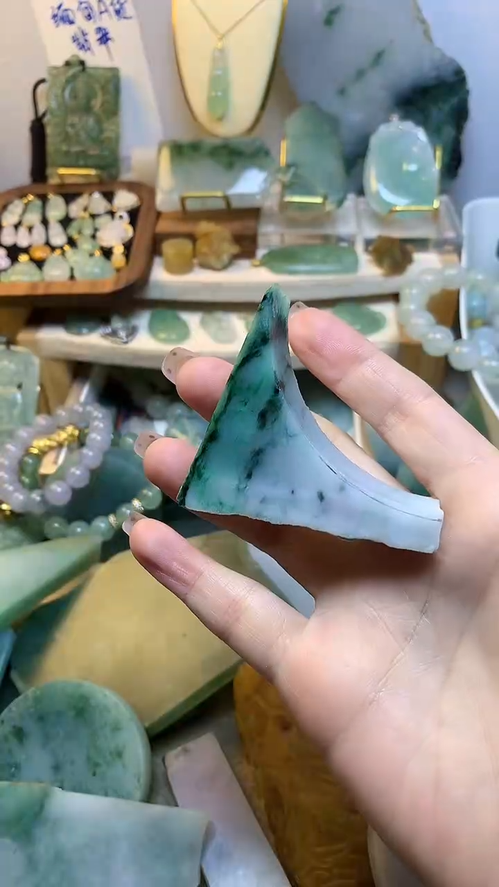 未镶嵌挂件翡翠缅甸A货翡翠,没有运费险,有纹有裂