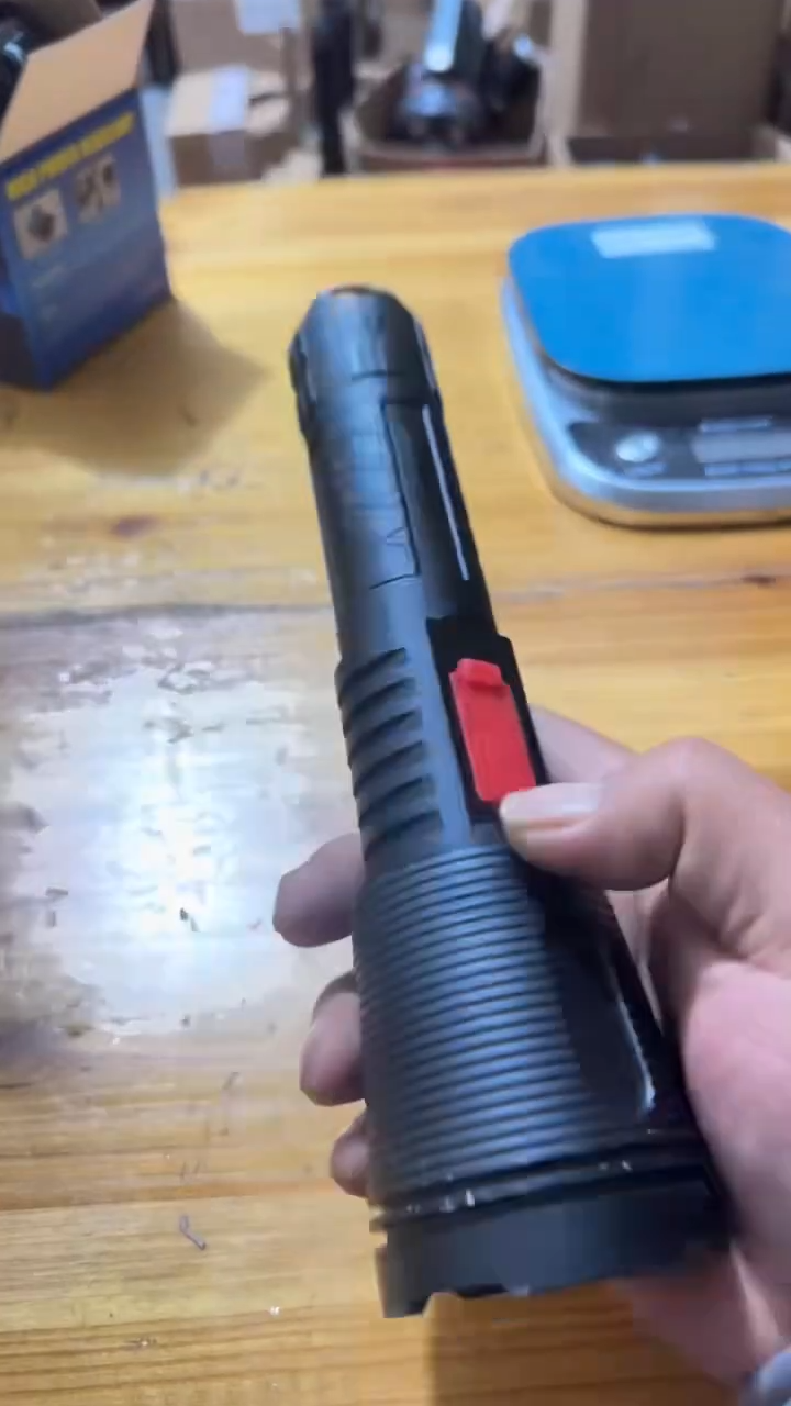 A699变焦白激光远射不带电池微瑕