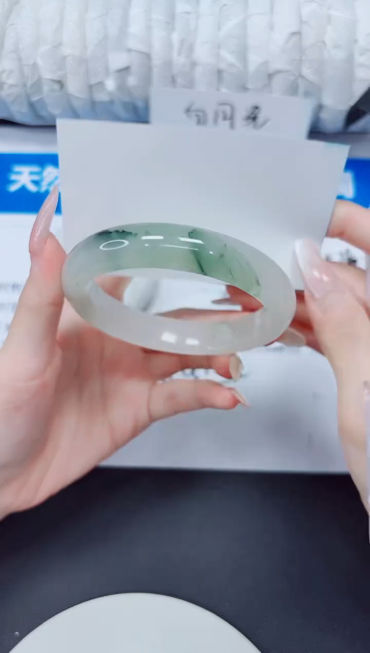 未镶嵌手镯石英质玉86/60.7