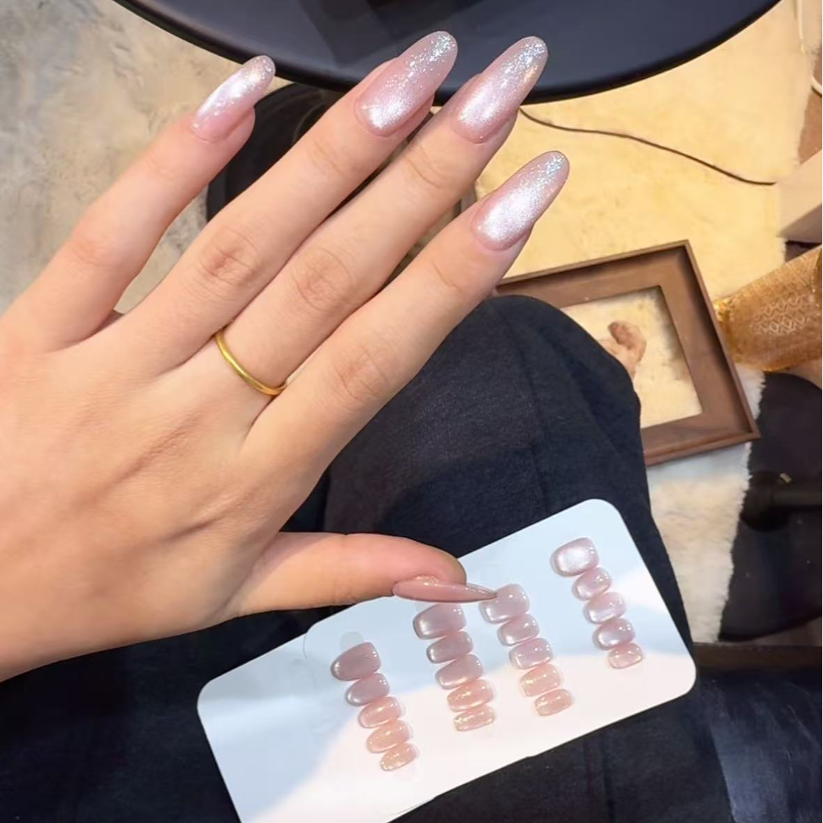 【洛雪】秋冬新款高级感显白粉色猫眼玻璃珠短款穿戴甲贴片裸色冰透