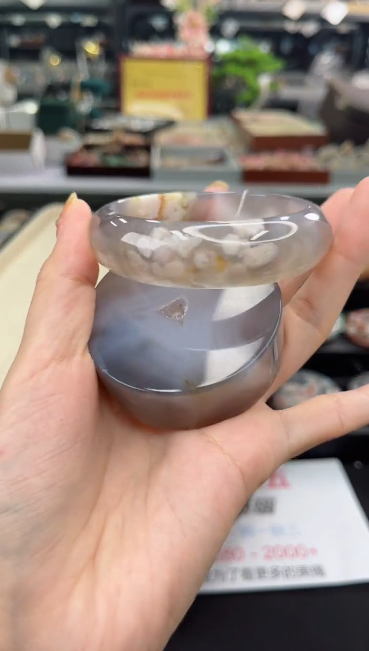 【闪购商品】石英质玉手镯未镶嵌59圈口（赠品镯心）6505232