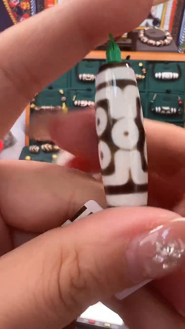 玛瑙/玉髓（覆膜）颈饰未镶嵌29.（微瑕）