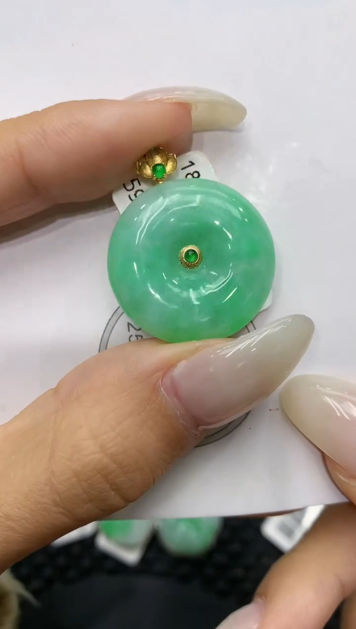 颈饰18K金镶嵌翡翠111111111111