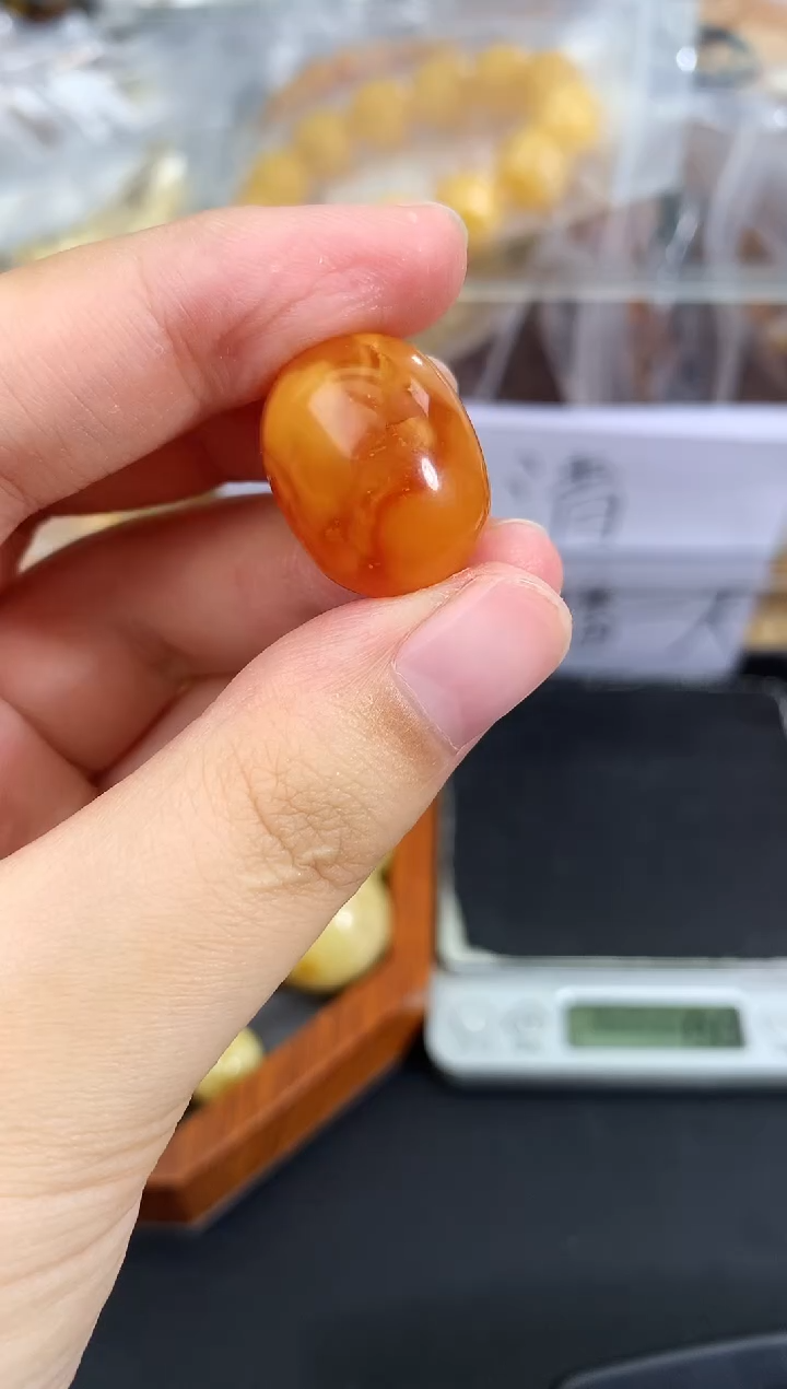 蜜蜡未镶嵌珠宝奇石73