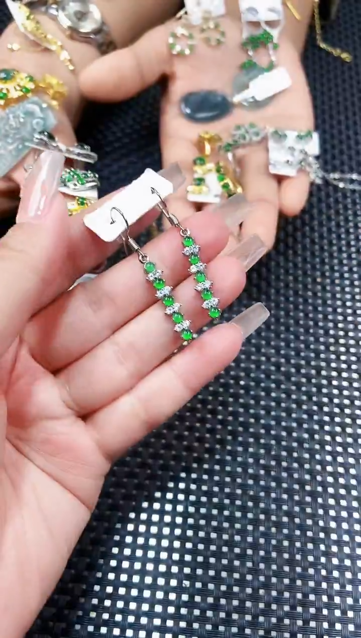 【闪购商品】翡翠耳饰未镶嵌111111111