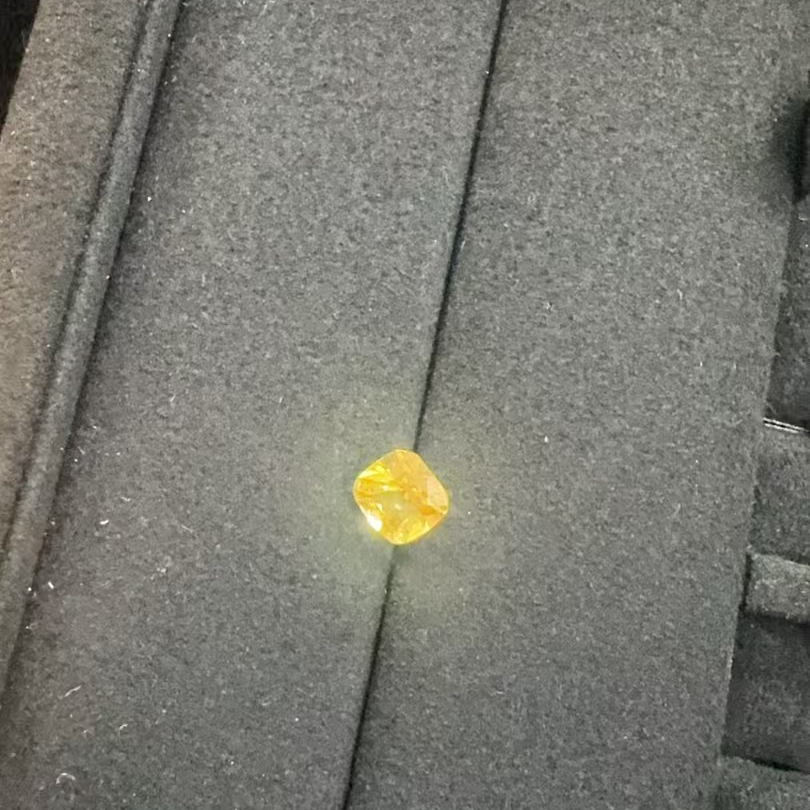 天然黄色蓝宝石 裸石1.16ct金丝雀色