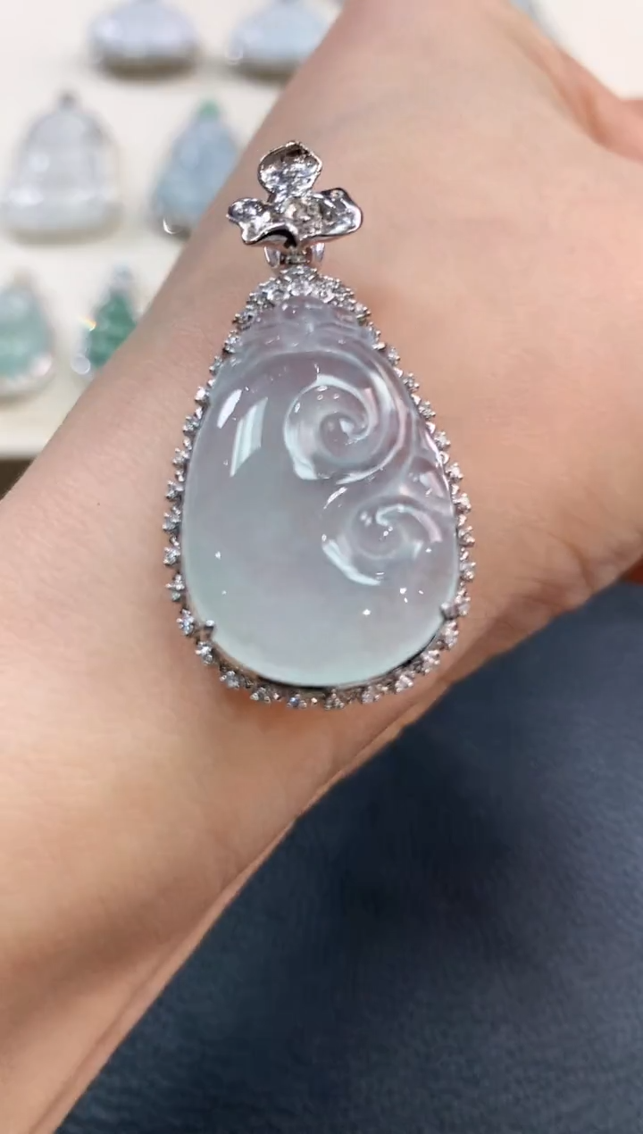 【闪购商品】翡翠吊坠(不含链)18K金镶嵌b86