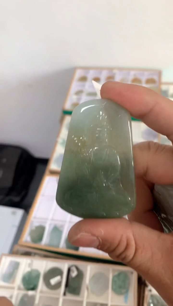 【闪购商品】翡翠颈饰未镶嵌02/10/191