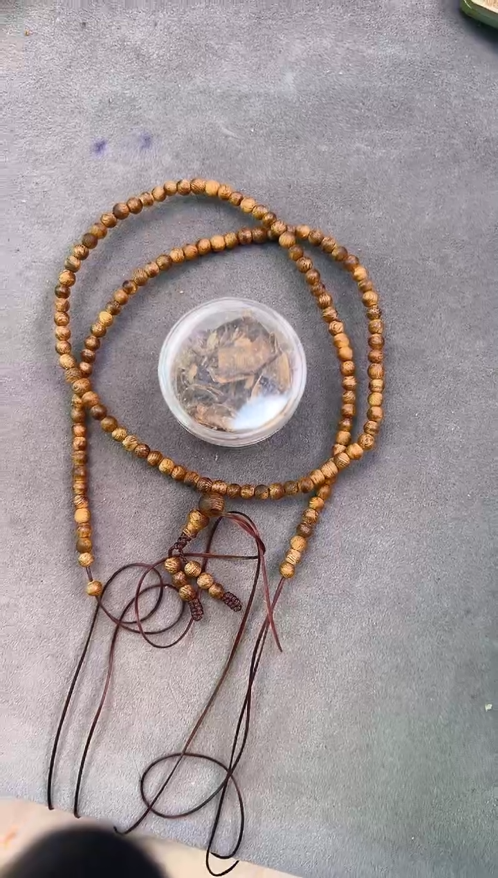 沉香沉香碎屑浮*棋楠碎料+散珠0.4