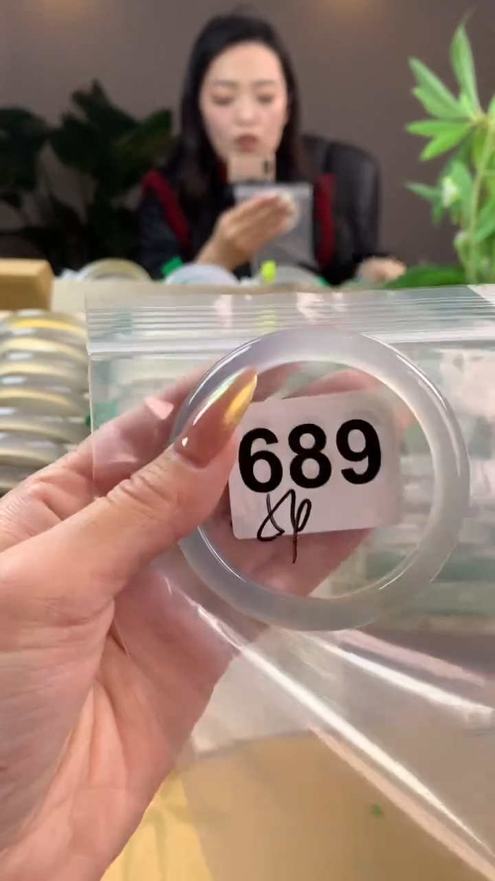 【闪购商品】玛瑙/玉髓手镯未镶嵌689