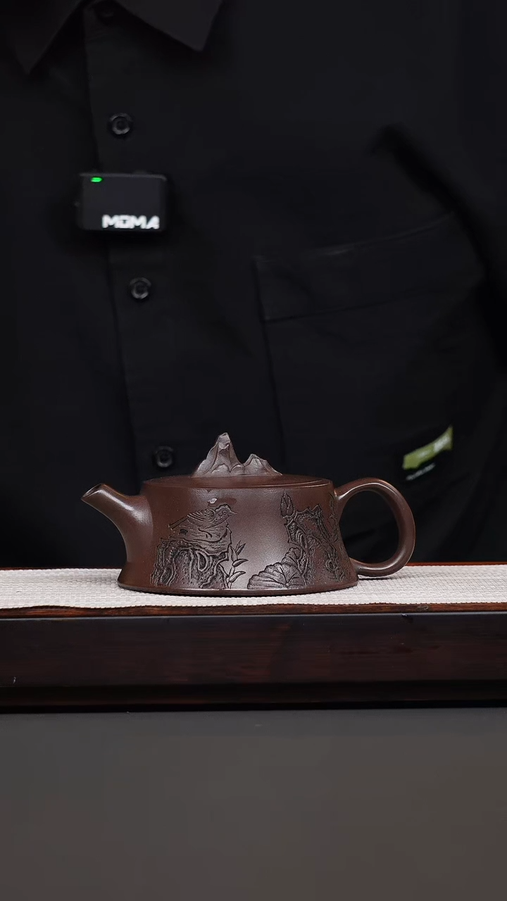 茶壶紫砂紫泥刻绘观山