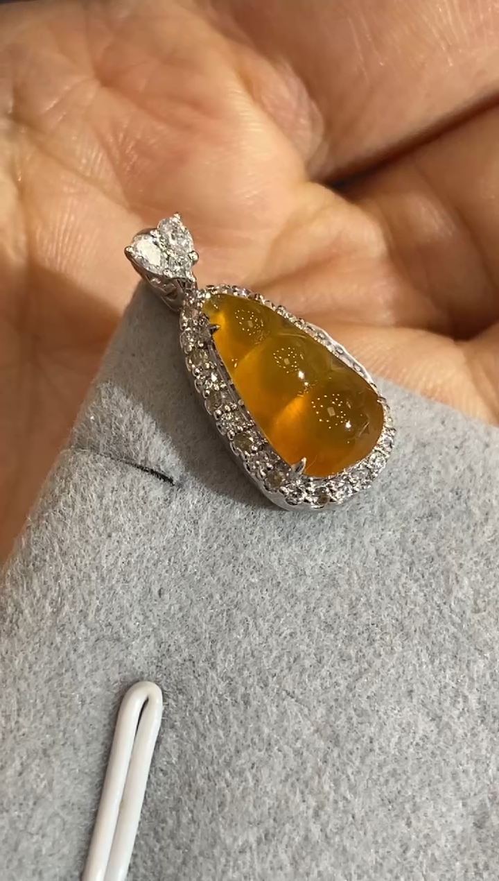 颈饰18K金镶嵌翡翠·****·买断 不退不换 尾款