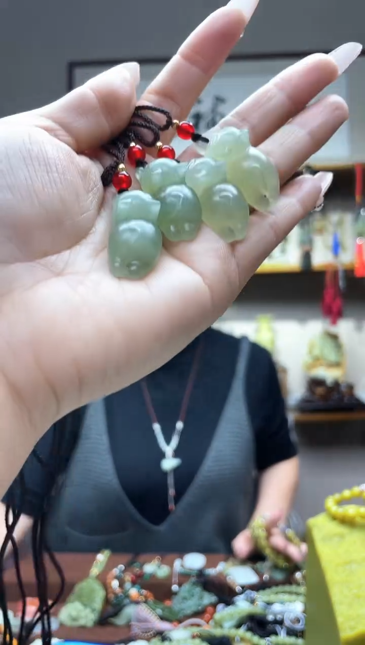 未镶嵌岫玉吊坠·