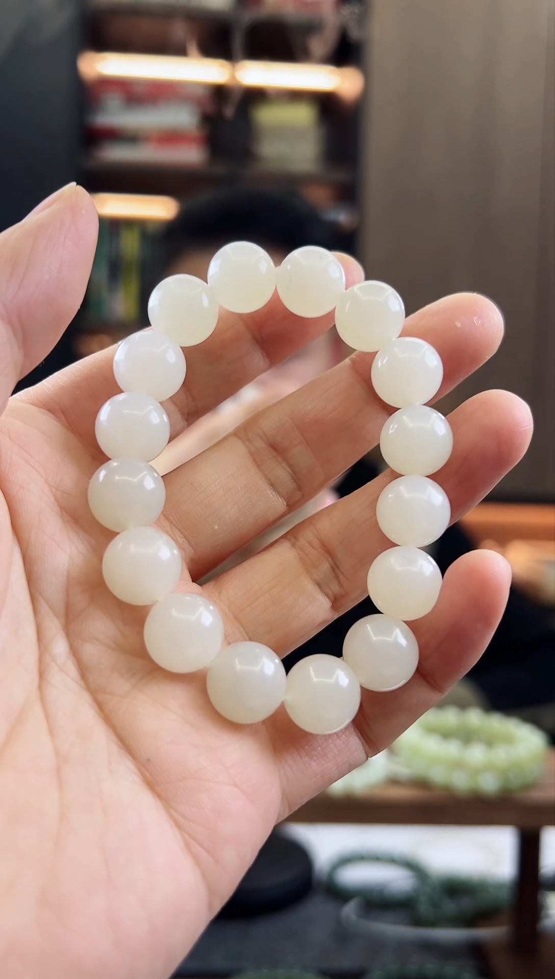 未镶嵌手链和田玉卡12百