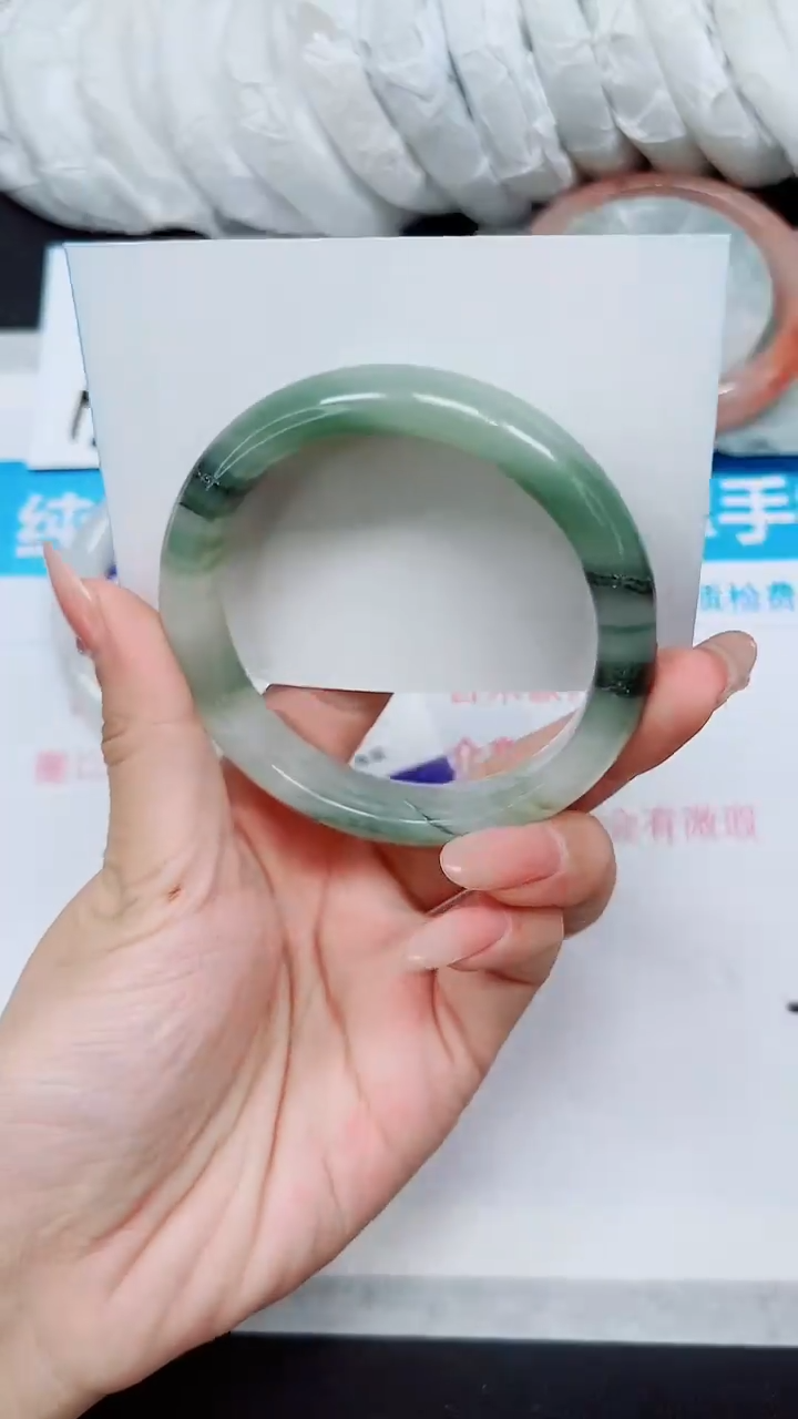 【闪购商品】石英质玉手镯未镶嵌A33-60*61