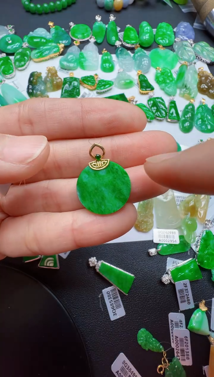 【闪购商品】翡翠吊坠(不含链)18K金镶嵌1500