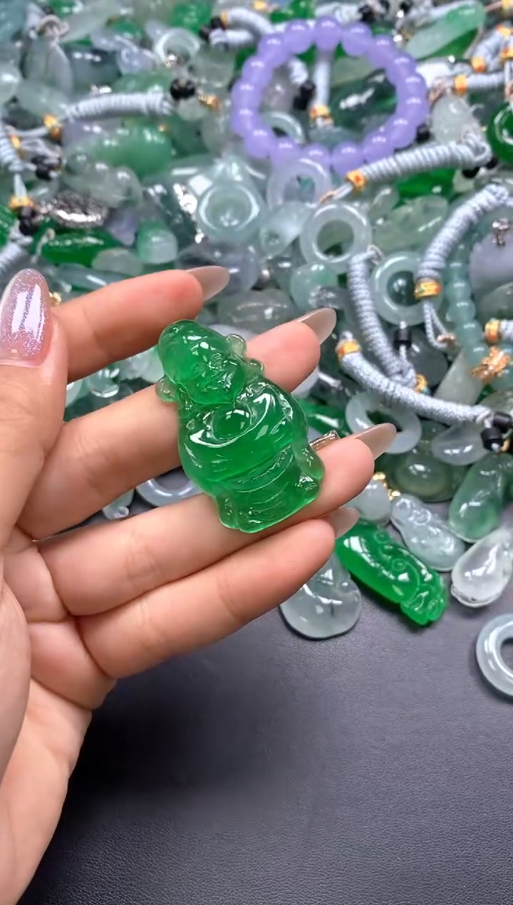 颈饰未镶嵌翡翠(配扣头多样性发其一）187
