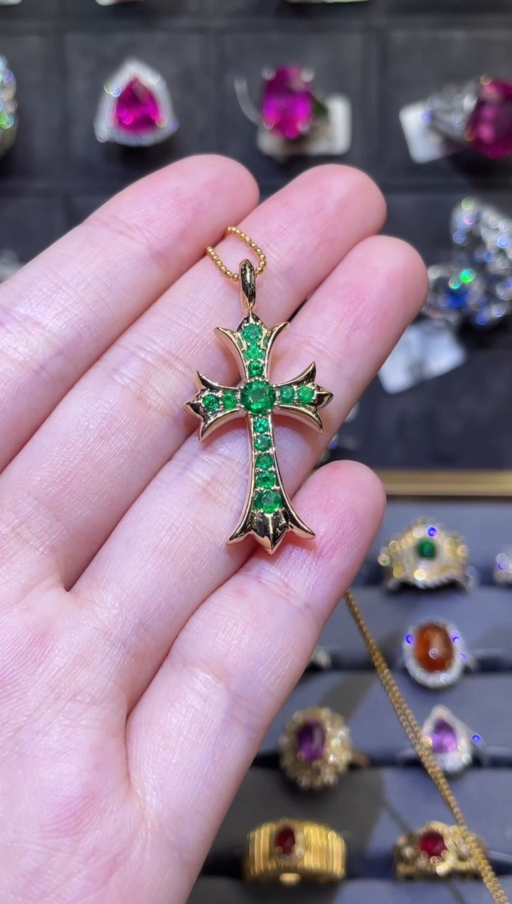 【闪购商品】祖母绿吊坠(不含链)18K金镶嵌0.68ct