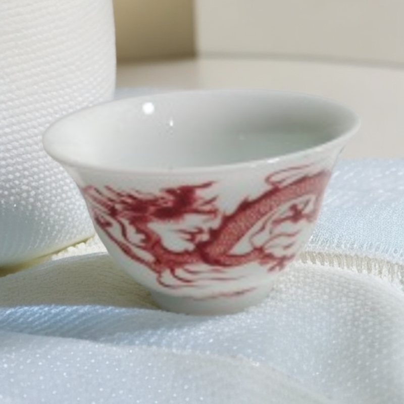 高端红龙撇口杯。