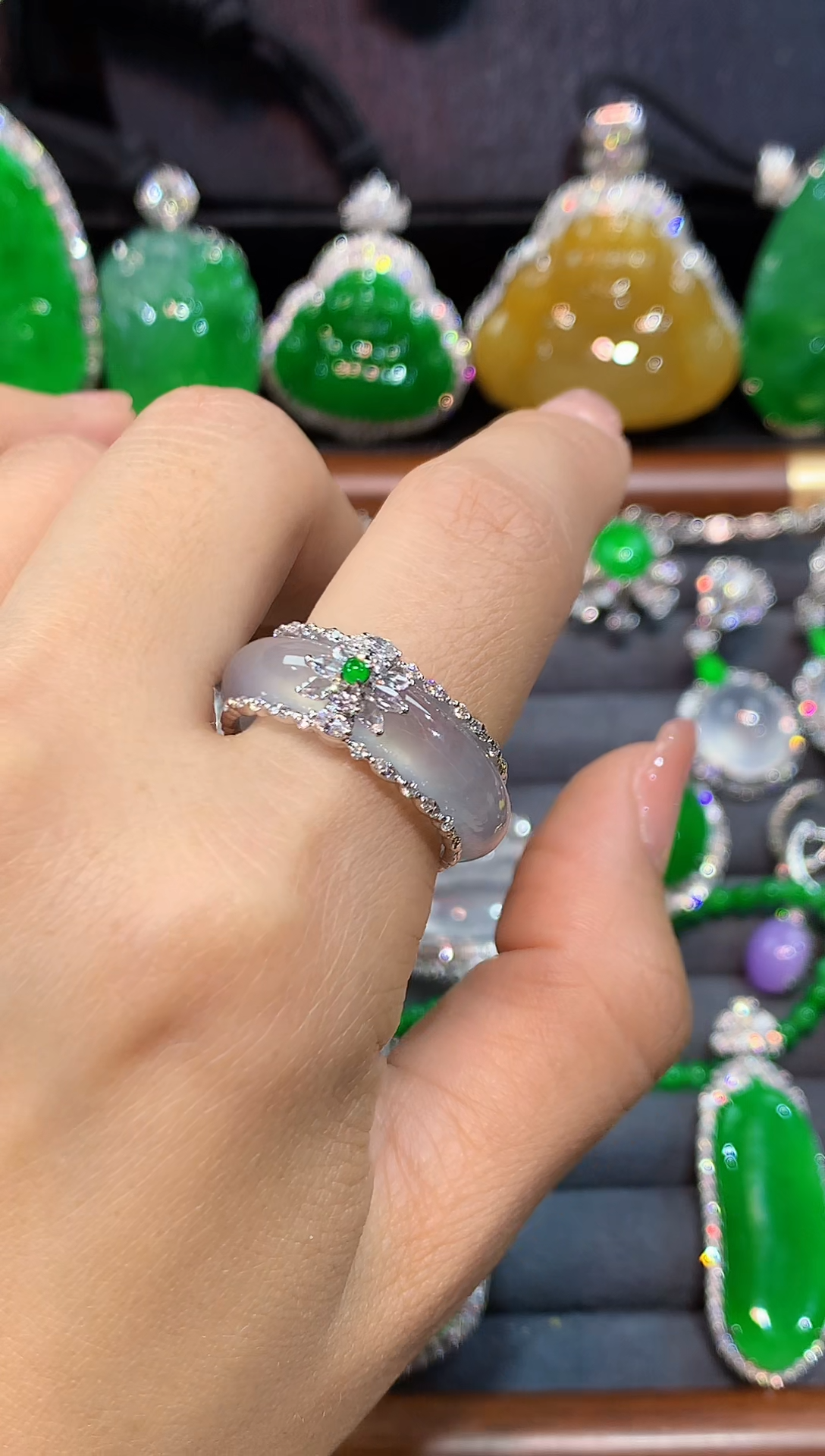 18K金镶嵌戒圈翡翠戒圈 