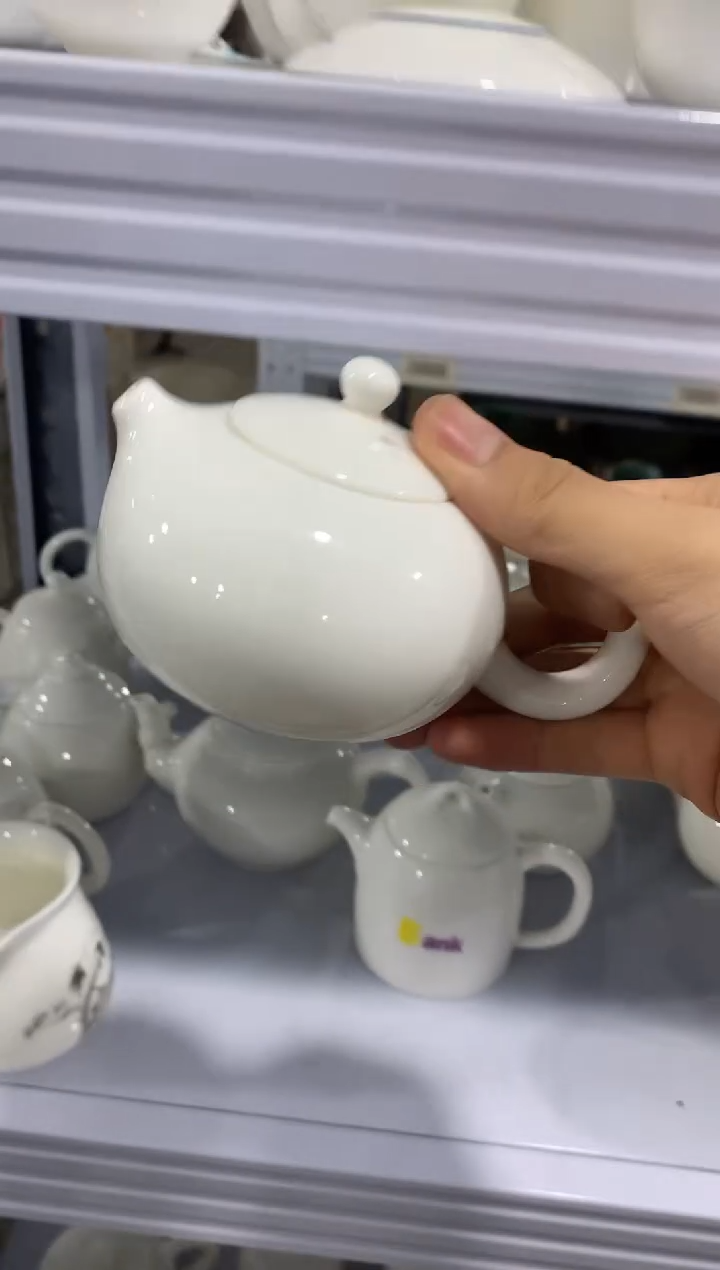 茶具茶壶、盖碗、主人杯、客杯（轻轻微瑕介意勿拍）