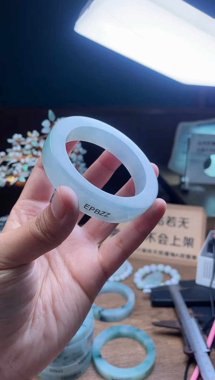 【闪购商品】定制翡翠手镯未镶嵌定制
