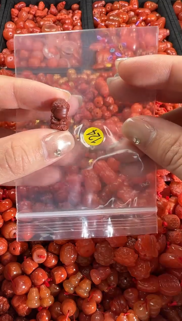 【闪购商品】南红玛瑙颈饰未镶嵌1